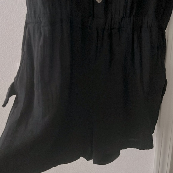LOFT Petite V-neck Short Sleeve Romper - Picture 2 of 8